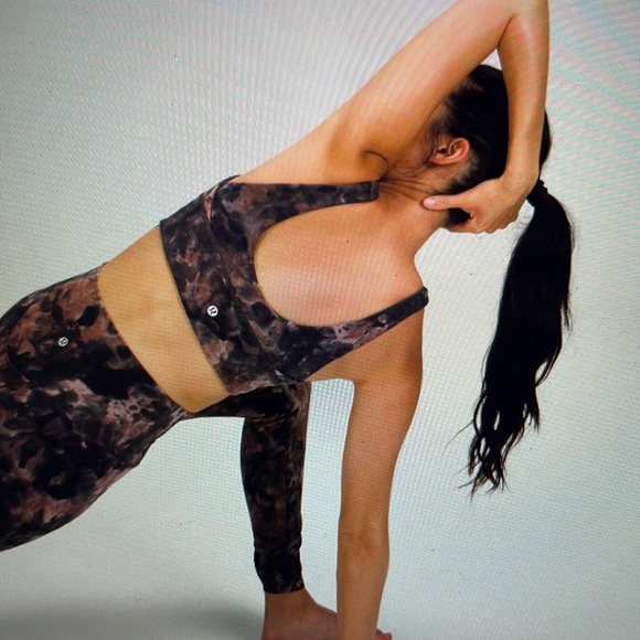 Lululemon Aligh reversible bra size 4. Light support. - Picture 2 of 6